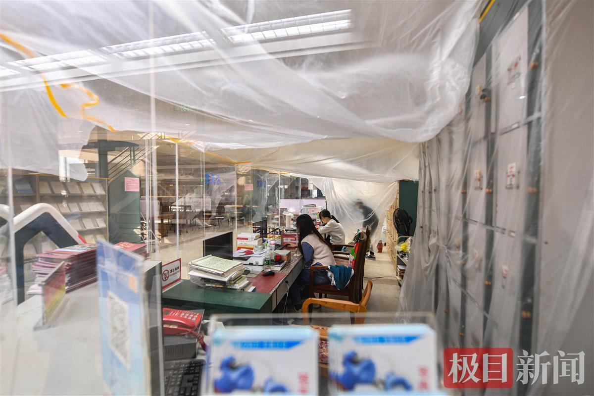 24米高空作業(yè)忙,武漢圖書館錐形玻璃頂即將煥新